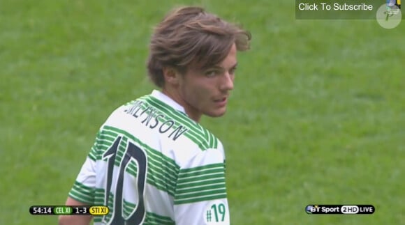 Louis Tomlinson (One Direction) se blesse lors d'un match amical le 8 septembre 2013 au Celtic Park à Glasgow