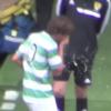 Louis Tomlinson en train de vomir après sa blessure lors d'un match amical au Celtic Park de Glasgow le 8 septembre 2013.