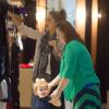 Jessica Alba fait du shopping à SoHo. New York, le 10 septembre 2013.