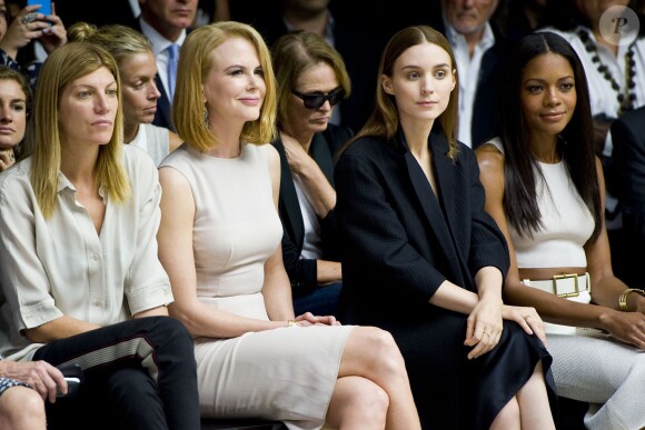 Nicole Kidman et Rooney Mara assistent au défilé Calvin Klein printemps-été 2014 aux studios Spring. New York, le 12 septembre 2013.