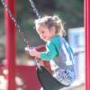 Charlie, fille de Rebecca Romijn, s'amusant dans un parc de Malibu le samedi 14 septembre 2013.