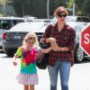 Jennifer Garner et sa fille aînée Violet, à Brentwood le 14 septembre 2013