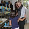 Exclusif - SAS La princesse Charlene de Monaco en visite à l'école de Fontvieille le 16 septembre 2013, troisième et dernière étape de son lundi de rentrée. Après avoir rencontré des élèves de primaire d'une école privée, et des élèves de terminale du Lycée Albert-Ier, elle s'est invitée à la cantine !
