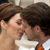 Les jeunes époux savourent... Image au mariage civil du prince Felix de Luxembourg et de Claire Lademacher, le 17 septembre 2013, à Königstein im Taunus.