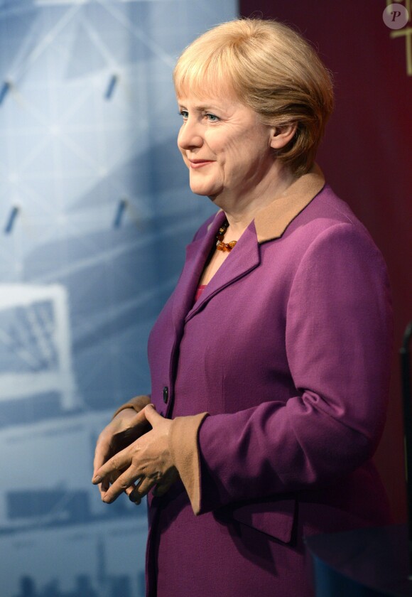 Une nouvelle statue de cire d'Angela Merkel a fait son entrée au musée Madame Tussauds à Berlin, le 19 septembre 2013.