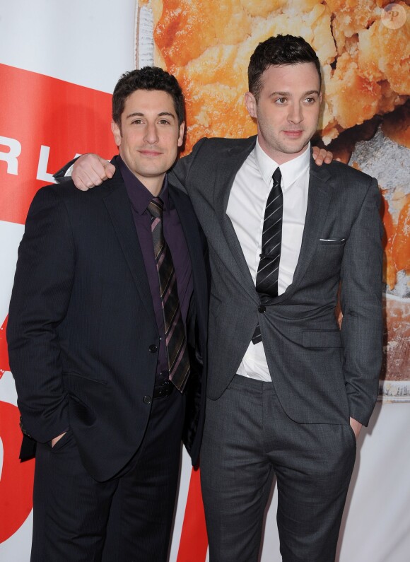 Jason Biggs et Eddie Kaye Thomas à la première du film "American Pie 4" à Hollywood, le 19 mars 2012.