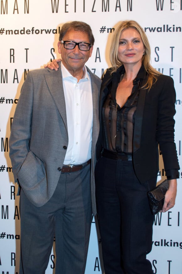 Stuart Weitzman et Kate Moss lors de l'inauguration de la boutique Stuart Weitzman à Milan, le 19 septembre 2013.
