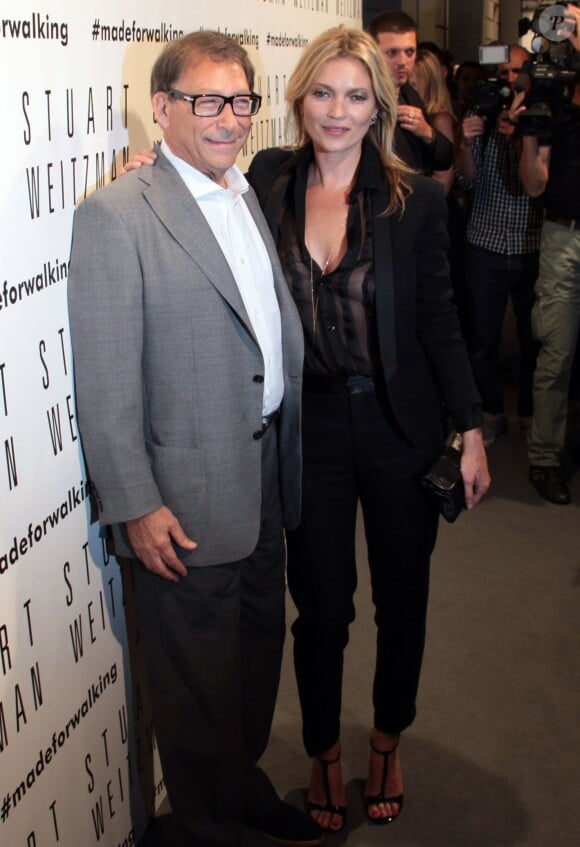 Stuart Weitzman et son égérie Kate Moss célèbrent l'ouverture de la boutique Stuart Weitzman à Milan,le 19 septembre 2013.