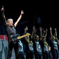 Roger Waters : Un ''Wall'' démentiel, l'ex-Pink Floyd embrase le Stade de France