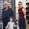 Flavio Briatore fait du shopping à Milan avec sa femme Elisabetta Gregoraci et leur fils Nathan Falco (3 ans) le 21 septembre 2013.