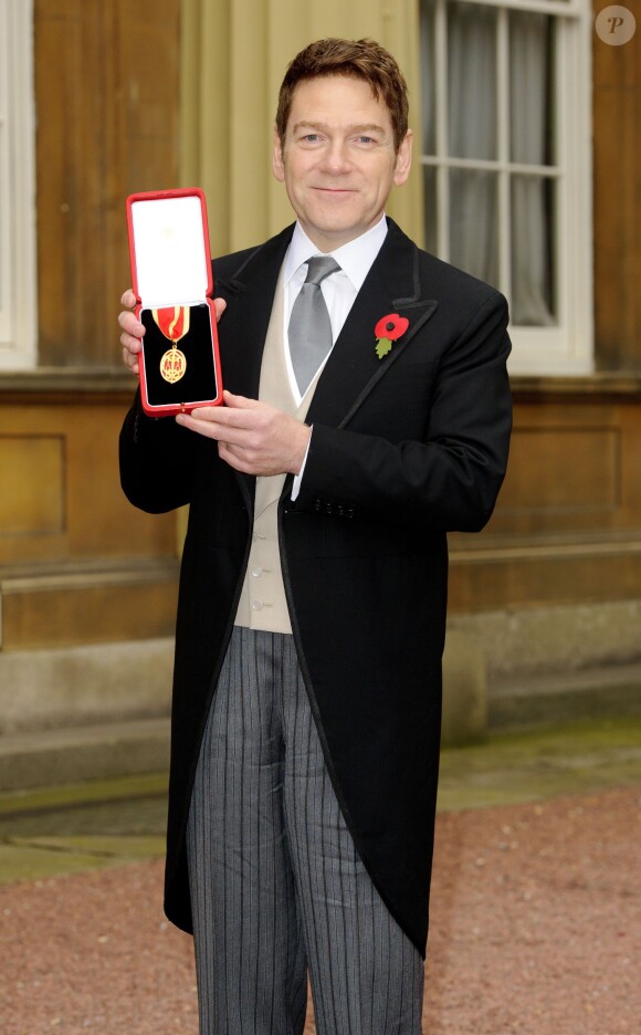 Sir Kenneth Branagh à Buckingham Palace le 9 novembre2012
