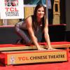 Sandra Bullock lors de la cérémonie des empreintes au TCL Chinese Theatre à Hollywood, le 25 septembre 2013.