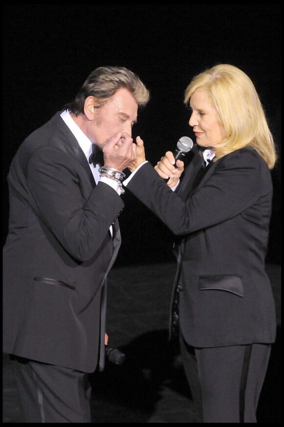 Sylvie Vartan et Johnny Hallyday sur la scène de l'Olympia, en 2009