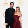 Ryan Sweeting et Kaley Cuoco lors des Emmy Awards à Los Angeles. Le 22 septembre 2013.