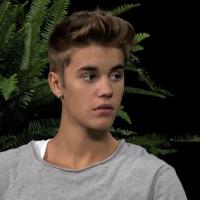 Justin Bieber fouetté par Zach Galifianakis : L'interview du malaise