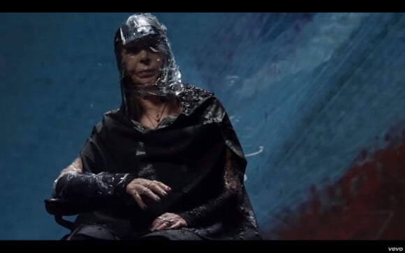 Image de Brigitte Fontaine dans le clip "Crazy Horse" réalisé par Enki Bilal, septembre 2013.