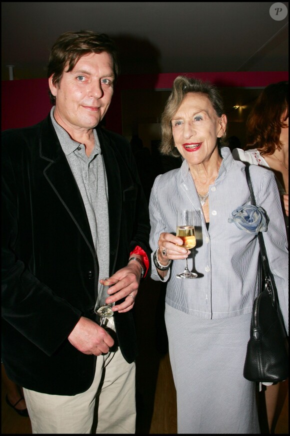 Andrée Putman et son fils Cyrille Putman à Paris, mai 2006.