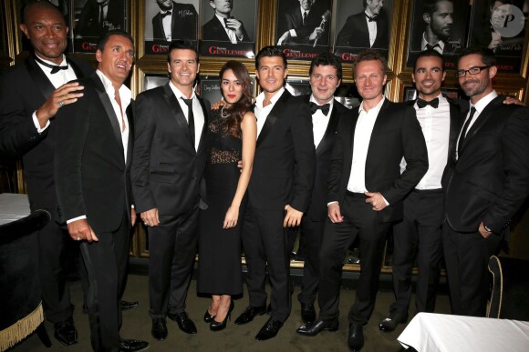 Bruce Johnson, Roch Voisine, Sofia Essaidi, Vincent Niclo, Dany Brillant, Sinclair, Damien Sargue et Emmanuel Moire à la soirée de lancement de l'album "Forever Gentlemen" à l'Hôtel Particulier, à Paris. Le 2 octobre 2013.