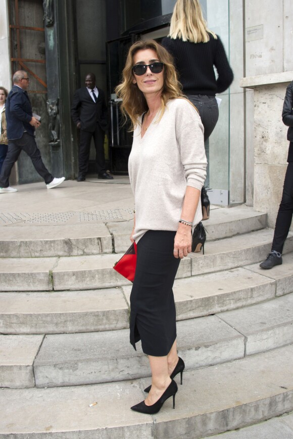 Mademoiselle Agnès arrive au Palais de Tokyo pour assister au défilé Zadig & Voltaire. Paris, le 2 octobre 2013.