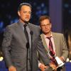 Tom Hanks et Peter Scolari ont reçu en avril 2010 un prix pour les 30 ans de la série Bosom Buddies dont ils furent les héros de 1980 à 1982, lors des 8th Annual TV Land Awards aux studios Sony à Culver City.