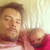 Josh Duhamel et son fils Axl Jack, le 6 octobre 2013.
