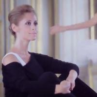 Lara Fabian dévore des yeux une ballerine dans le clip de ''Danse''