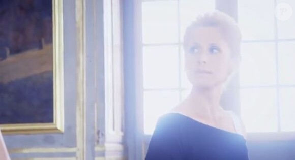 La chanteuse Lara Fabian dans le clip de Danse, son nouveau single issu de l'album Le Secret.