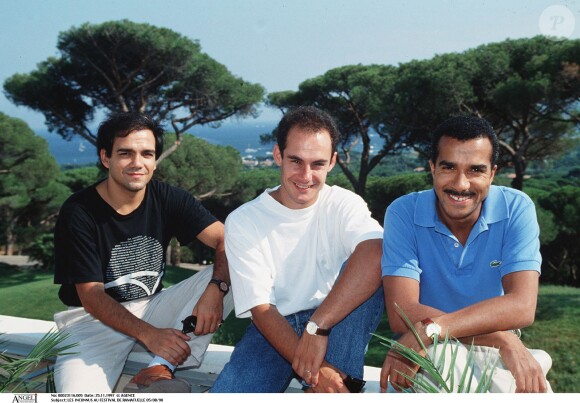 Les Inconnus Didier Bourdon, Bernard Campan et Pascal Légitimus à Ramatuelle en 1990