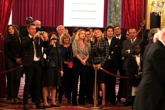 Virginie Coupérie-Eiffel lors de la remise des insignes de la Légion d'honneur et de l'Ordre national du Mérite par François Hollande au Palais de l'Elysée le 9 octobre 2013