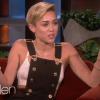 Miley Cyrus sur le plateau de l'émission d'Ellen DeGeneres, le 10 octobre 2013.