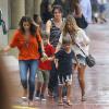 Sylvie van der Vaart, son fils Damian et leur famille sous la pluie de Miami, le 9 octobre 2013