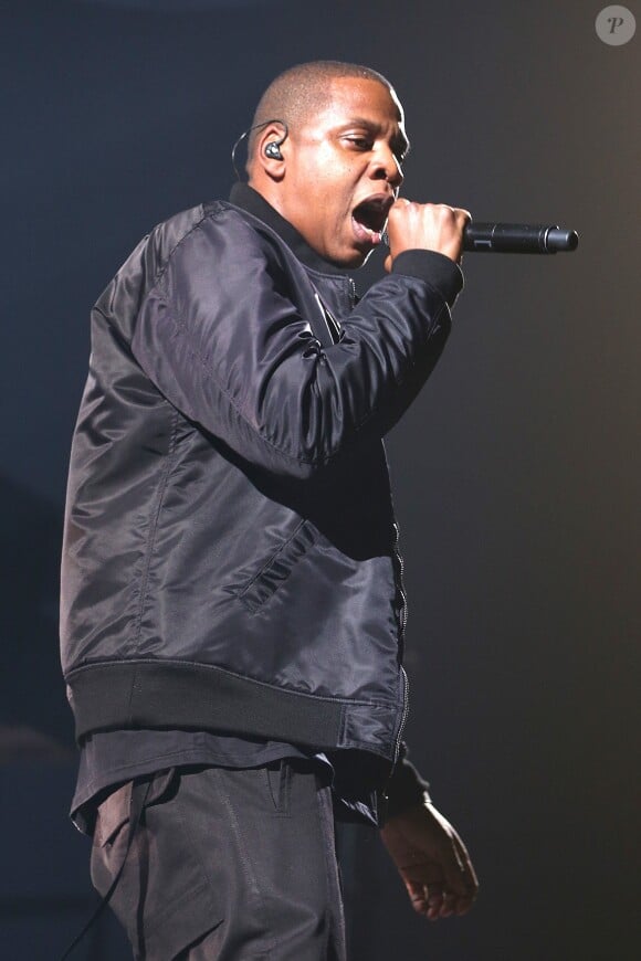 Jay-Z en concert dans le cadre du "Holy Grail Tour" à Manchester, le 3 octobre 2013.