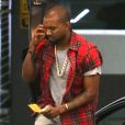 Kanye West va déjeuner au restaurant  BOA Steakhouse  avec son père à West Hollywood, le 12 octobre 2013.