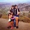 Johnny et Laeticia Hallyday avec leur filles en balade à Malibu, le 7 octobre 2013.