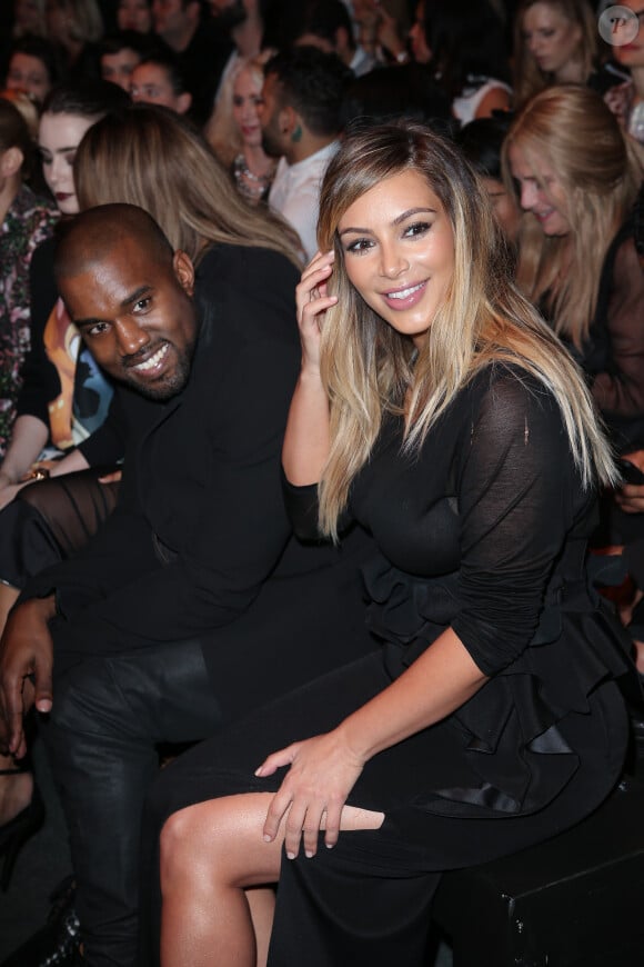 Kim Kardashian, Kanye West heureux au premier rang du défilé Givenchy
