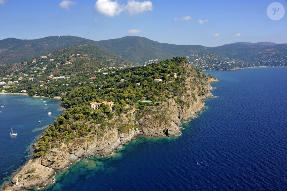 Vue aérienne du Cap Nègre sur la côte d'Azur, été 2013.