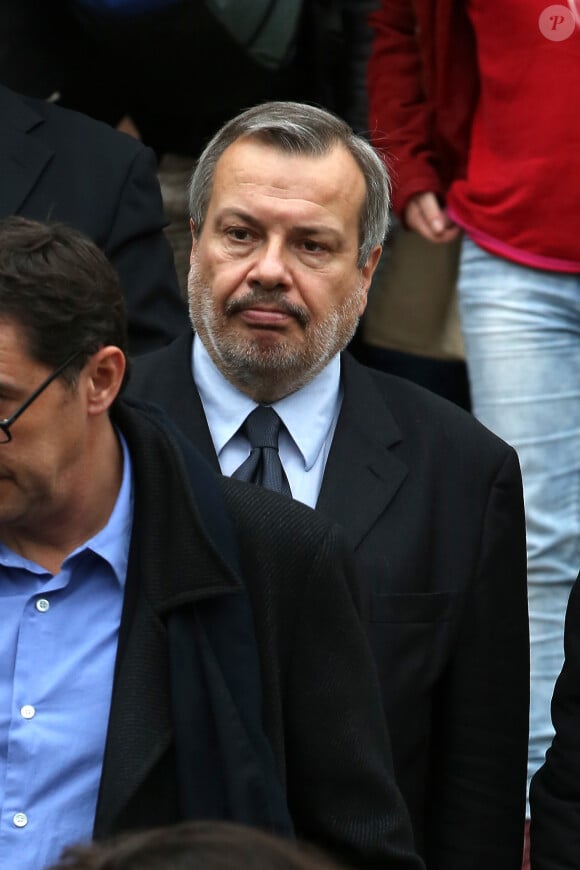 Périco Légasse, aux obsèques du journaliste Philippe Cohen au Père Lachaise à Paris, le 25 octobre 2013.