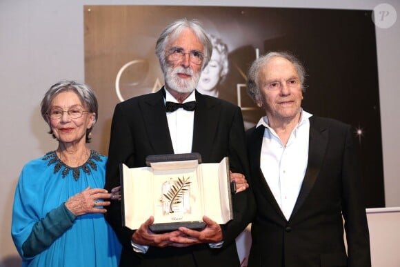 Emmanuelle Riva, Michael Haneke et Jean-Louis Trintignant avec la Palme d'or pour le film Amour au Festival de Cannes 2012