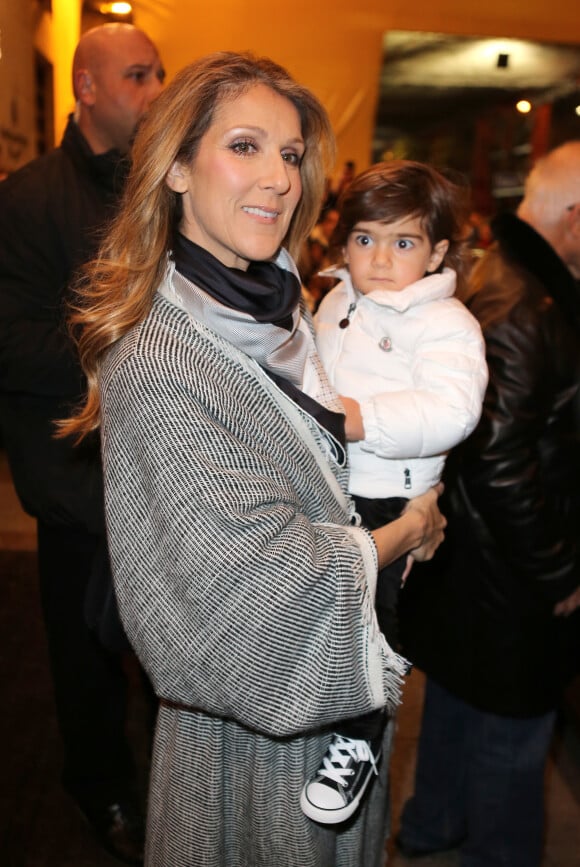 Céline Dion et son fils Eddy à la sortie de l'hotel George V à Paris le 30 novembre 2012.