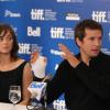 Marion Cotillard et Guillaume Canet lors de la conférence de presse du film Les Petits Mouchoirs à Toronto le 12 septembre 2010