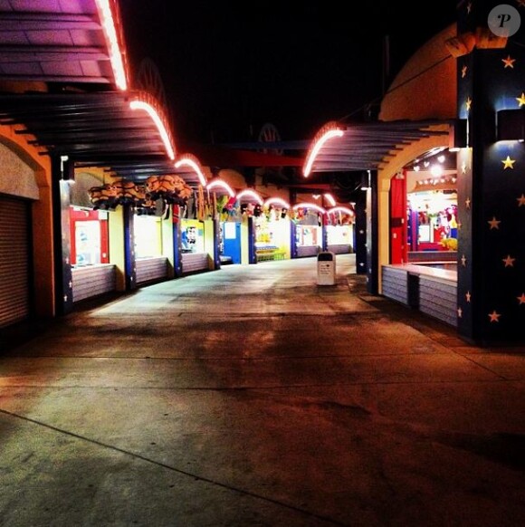 Le parc d'attractions Six Flags Magic Mountain, vide pour les 18 ans de Kendall Jenner.