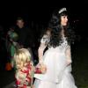 Gwen Stefani enceinte avec son fils Zuma pour Halloween 2013