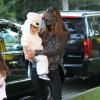 Alessandra Ambrosio fête Halloween avec ses enfants Anja et Noah à Brentwood le 31 octobre 2013.