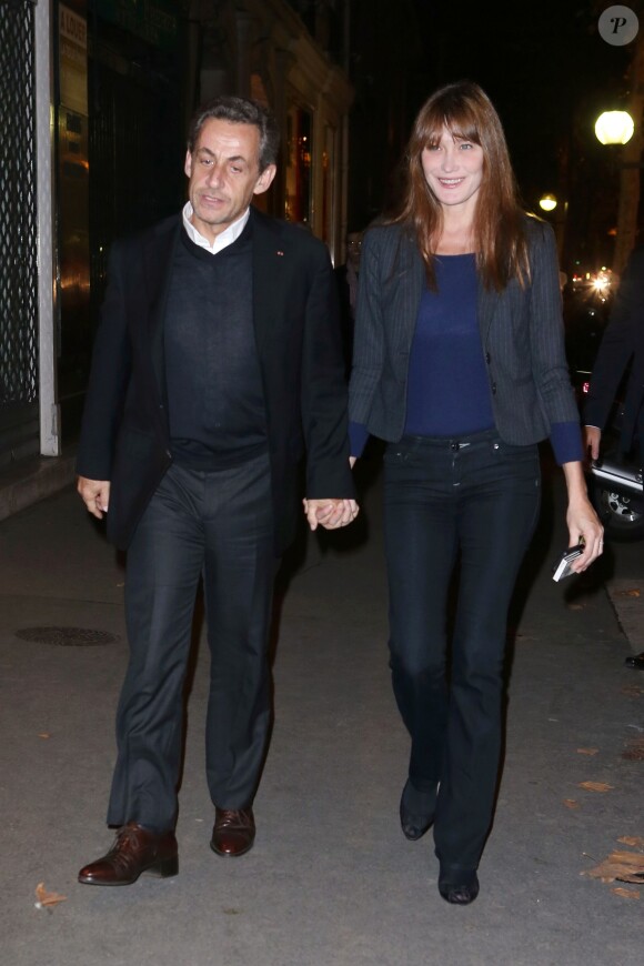 Exclusif - Nicolas Sarkozy et sa femme Carla Bruni-Sarkozy - Anniversaire de la mère de Nicolas Sarkozy qui fêtait ses 88 ans au restaurant 154 à Paris, le 11 octobre 2013.