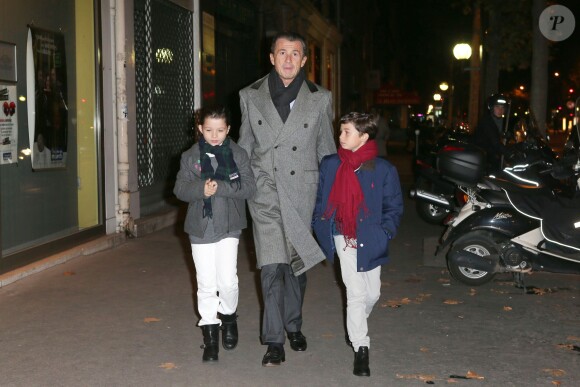 Exclusif - Francois Sarkozy et ses enfants - Anniversaire de la mère de Nicolas Sarkozy qui fêtait ses 88 ans au restaurant 154 à Paris, le 11 octobre 2013.