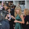 Taylor Swift sur le tapis rouge des BBC Radio 1's Teen Awards 2013 à la Wembley Arena. Londres, le 3 Novembre 2013.