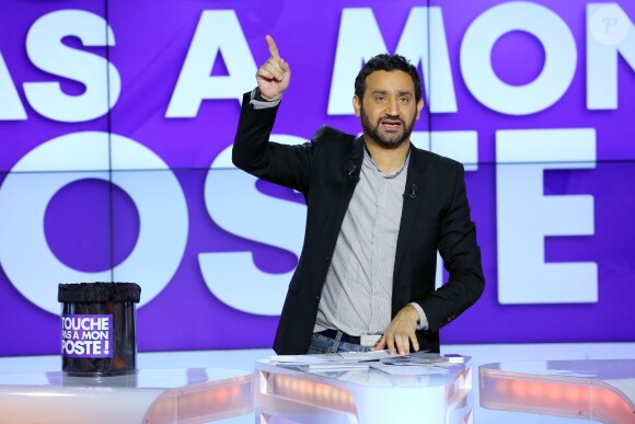 Cyril Hanouna dans l'émission Touche pas mon poste à Paris le 10 octobre 2013.