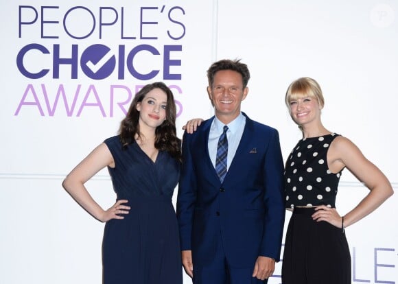 Kat Dennings, Mark Burnett et Beth Behrs lors de la conférence de presse pour les People's Choice Awards 2014 à Beverly Hills, le 5 novembre 2013.