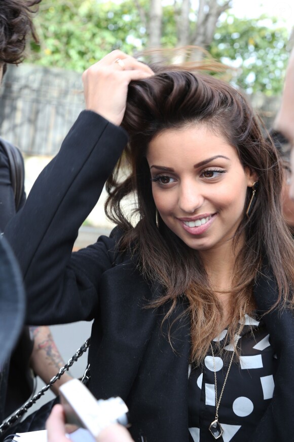Exclusif - La chanteuse Tal - Arrivées à l'enregistrement de l'émission "Vivement dimanche" à Paris le 6 novembre 2013.
