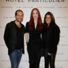 Audrey Fleurot au côté des créateurs Eddy et Roxane Rizal à l'inauguration du magasin "Hotel Particulier" à Paris, le 6 novembre 2013.
